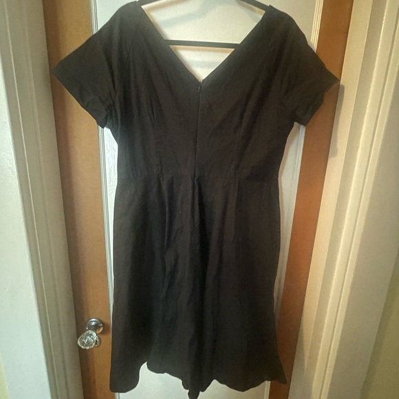 Black A-Line Midi Dress with Flutter Sleeves - Picture 3 of 7